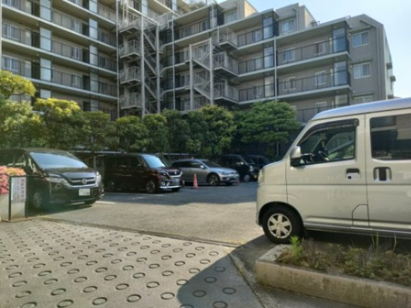 【駐車場】