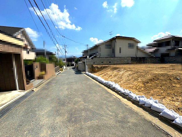 前面道路は北東側幅員約5.0ｍあり！陽当りや周辺環境など、ぜひ一度、現地をご覧ください。