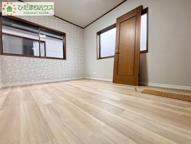 お子様に「自分の部屋が欲しー！」と言いわれた時に(*^-^*)　机にベットを置けば子供部屋の完成です！