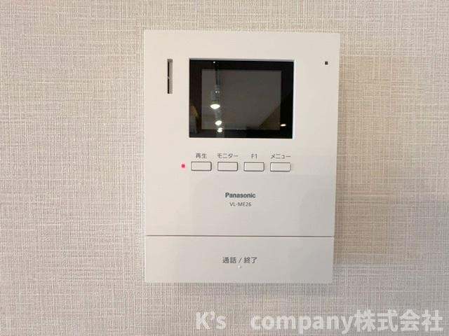訪問者の顔が確認できるテレビモニター付きインターフォン☆