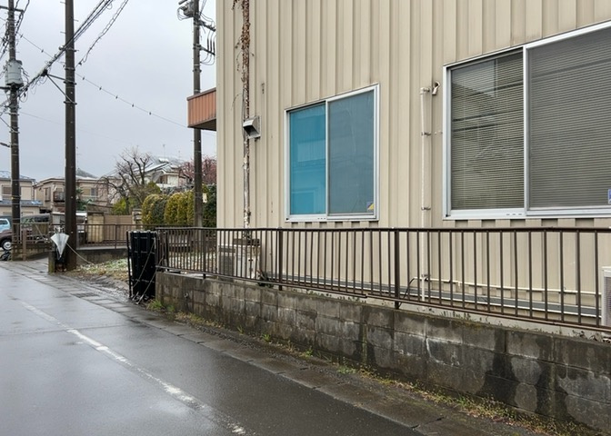 家を建てる前提で土地を探している場合、地盤の丈夫さは譲れない条件の一つです。地盤が脆弱だと追加工事が必要となります。また、過去に地盤沈下や液状化現象を起こした土地は、できるだけ避けた方がいいでしょう。