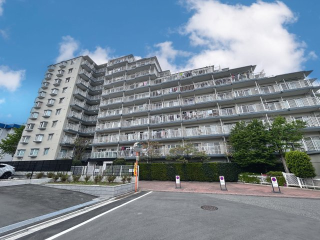 子育て便利な周辺環境♪小学校、中学校近くお見送りも安心！　　