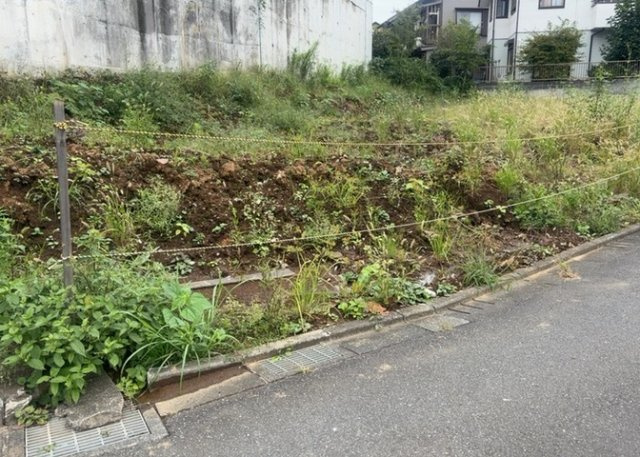 隣家の土地はどうなっているのか、生活利便施設が近くにあるのか、学校まで近いかなど、お客様のライフスタイルにあわせたイメージが重要です。また、近くにあると困る施設が近くにないかも確認するといいでしょう。