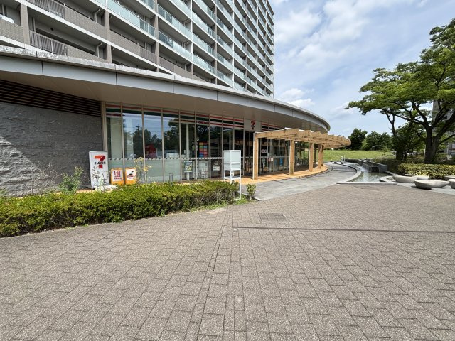 B棟B1階部分にある、セブンイレブン
