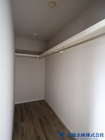たっぷり収納できるウォークインクローゼット付き