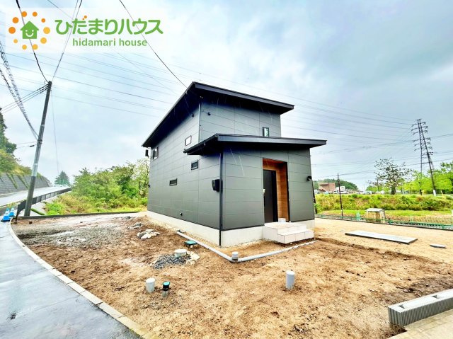 カースペース3台以上ＯＫ！来客用にもスペースを確保できて安心ですね(^^)/