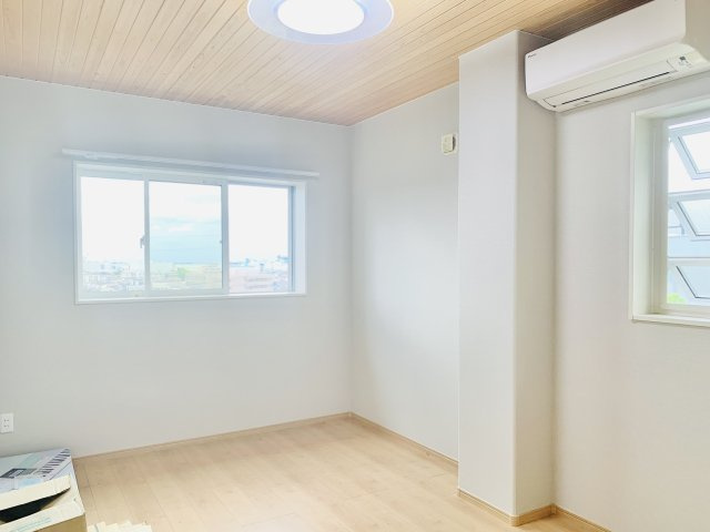 6.5帖　明るい陽射しが射し込みます。