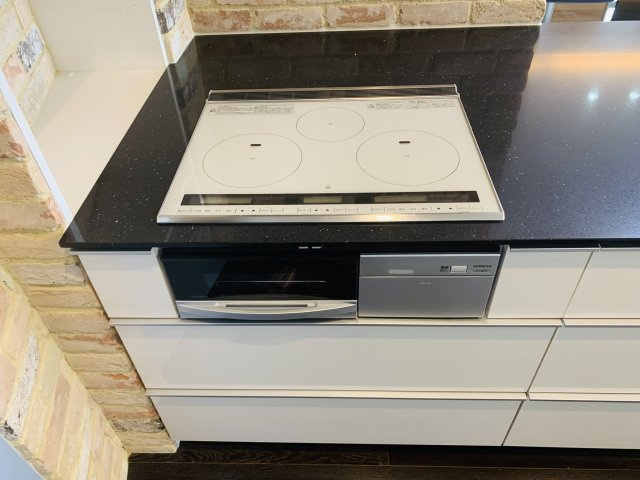 IHクッキングヒーターなのでお掃除楽々です♪