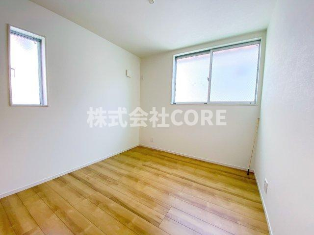 子供部屋には十分の広さです。収納もあるので、勉強机もベッドも十分に配置可能な空間！