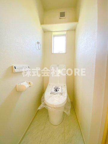 トイレスペースが1・2階にございますので、朝の混雑時に家族が分散して使用できます。