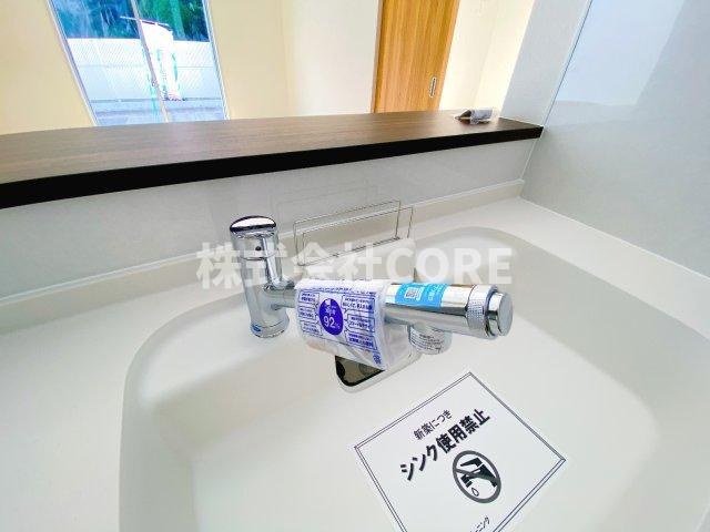 クリアな水が毎日使え、見た目にもスマートな浄水器一体型。人気の商品です。
