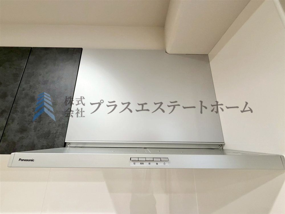 圧迫感を与えないスリムなデザインが魅力のレンジフードです♪ファン入口付近もお手入れしやすい形状です♪