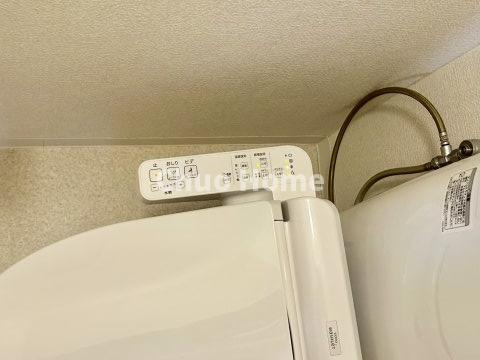 【ウォシュレット】清潔に使いたいお手洗いには最適な設備です。もちろんウォームレットも標準装備です。