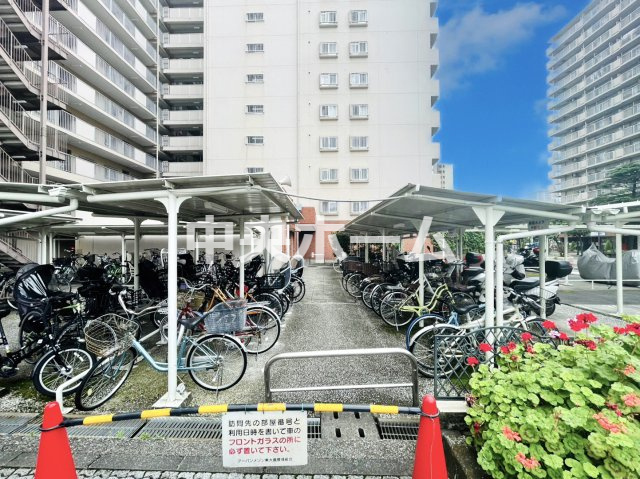 【自転車置き場】最新の空き状況や費用などの詳細は担当スタッフまでお問い合わせください。