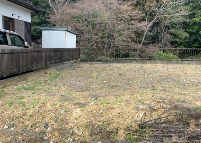 隣家の土地はどうなっているのか、生活利便施設が近くにあるのか、学校まで近いかなど、お客様のライフスタイルにあわせたイメージが重要です。また、近くにあると困る施設が近くにないかも確認するといいでしょう。