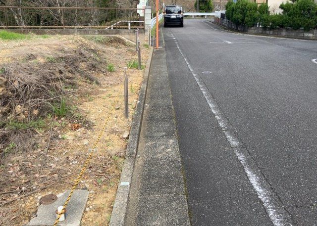 家を建てる前提で土地を探している場合、地盤の丈夫さは譲れない条件の一つです。地盤が脆弱だと追加工事が必要となります。また、過去に地盤沈下や液状化現象を起こした土地は、できるだけ避けた方がいいでしょう。