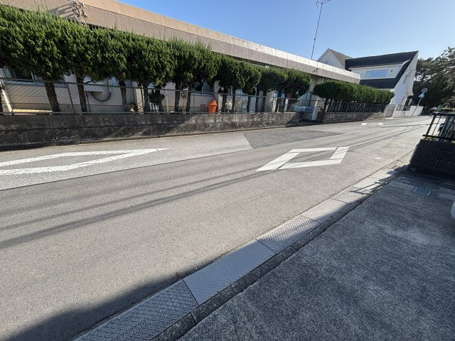 前面道路です