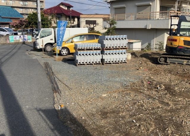物件の詳細については、現地を見てわかること以外に、役所や法務局などで調べないとわからないことがあります。そのため、現地に行く場合は、もしこの物件を買ったらどのような生活ができるかをイメージしましょう。
