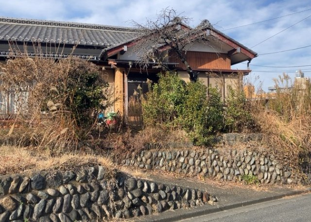 土地の地勢が高台の場合、景色を綺麗にみることができ、景色にこだわってお家探ししている方におすすめです！また平坦地よりも風通しがいいというメリットがあります。デメリットもあるので是非現地でご確認下さい。