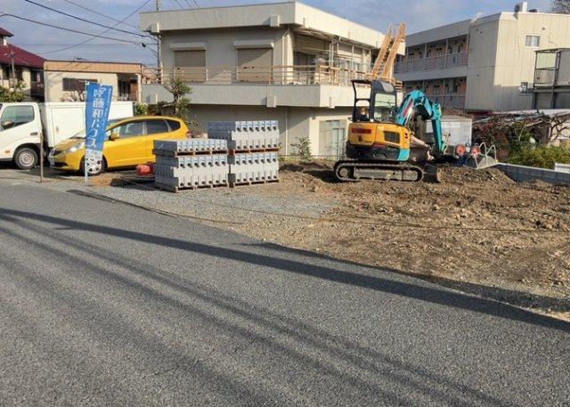 駐車場と明記されていても、最小スペースでつくられた駐車場だと大型車は駐車できなかったり、出入りしにくくなったりする可能性があります。お車のサイズと購入したい物件の駐車場のサイズを現地で確認しましょう。