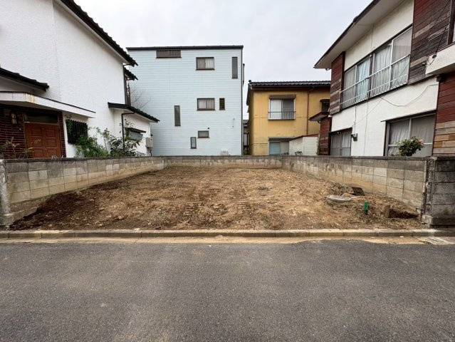 閑静な住宅地・敷地約22坪・希望の間取りが叶いやすい整形地です！自由設計で夢のマイホームはいかがでしょうか！当社無料の間取り作成も承ります！ジョイフーズまで徒歩約10分(750ｍ)！