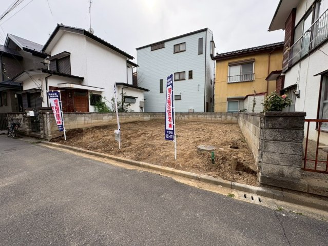 閑静な住宅地・敷地約22坪・希望の間取りが叶いやすい整形地です！自由設計で夢のマイホームはいかがでしょうか！当社無料の間取り作成も承ります！ジョイフーズまで徒歩約10分(750ｍ)！