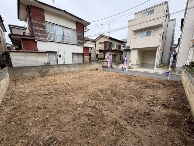 閑静な住宅地・敷地約22坪・希望の間取りが叶いやすい整形地です！自由設計で夢のマイホームはいかがでしょうか！当社無料の間取り作成も承ります！ジョイフーズまで徒歩約10分(750ｍ)！