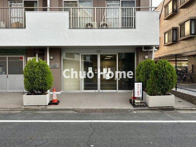 【エントランス】マンションのエントランスは、その物件の印象を決める、顔とも言える場所です。毎日通る場所ですからきれいなのが一番です。