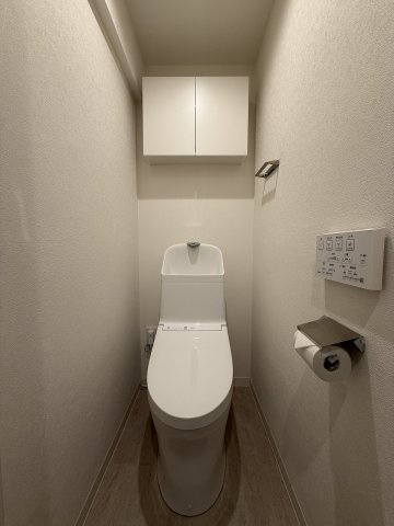 温水洗浄便座付きトイレ