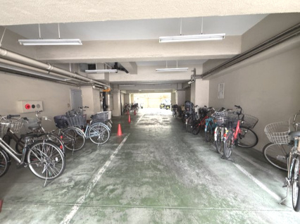 屋根付きの駐輪場