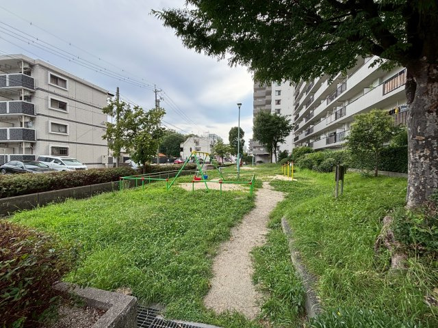 目の前には公園も♪