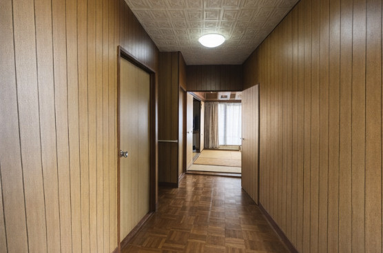 各居室へスムーズにアクセスできるゆとりあるホール。各部屋が独立して配置されているため、プライバシーも確保しやすい間取り。家具の搬入や移動もしやすく、生活動線として使い勝手の良いホールとなっています。
