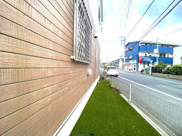 人工芝なので手入れが簡単です。