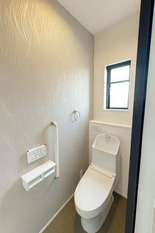 落ち着いたトイレです♪