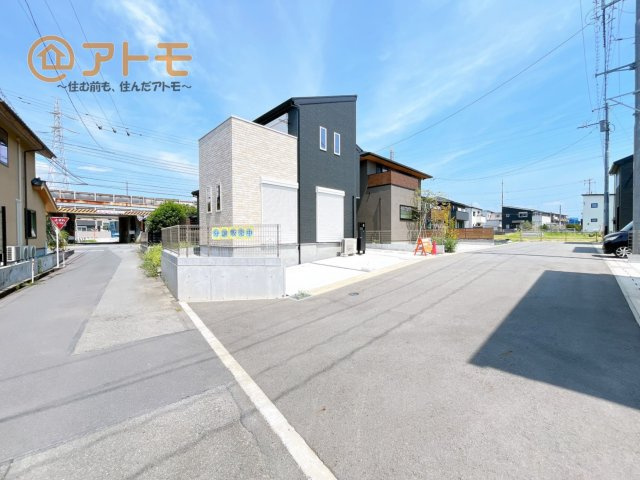 南側道路は、建物によって日差しが遮られるのを防ぐことができます♪