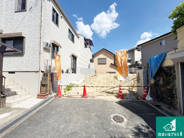 周辺は落ち着いた街並みの住宅地！子育てがしやすい住環境です！現地でしかわからない事もございます。是非一度ご覧ください。