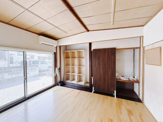 ■洋室｜収納をご用意しています♪常にお部屋を綺麗に保てます！小さなお子様も自然とお片付けができるようになるのでうれしいですよね！