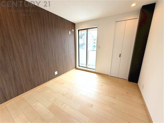 子供部屋…創造性や成長を促す遊びの空間を提供。学習や趣味に集中できる環境を整えます。個別のプライベートスペースは自己表現と自立心を育み、心地よい睡眠環境を整えリラックスできる場所を提供。