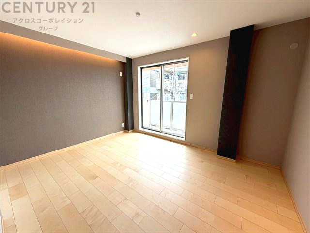 寝室…リラックスできるプライベート空間で、快適な睡眠をサポート。個人の好みに合わせたインテリアや寝具で心地良さを追求。プライベートな時間を過ごし、リフレッシュする場所におすすめです。