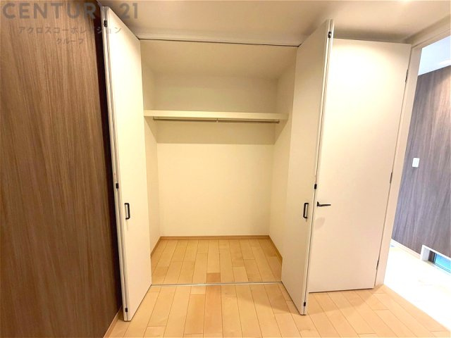 衣類やアクセサリー、小物類の収納が便利で整理整頓がしやすく、部屋の美観を保ちつつ、スペースを最大限に活用できます。衣服のしわやダメージを防ぎ、長持ちさせることができます。