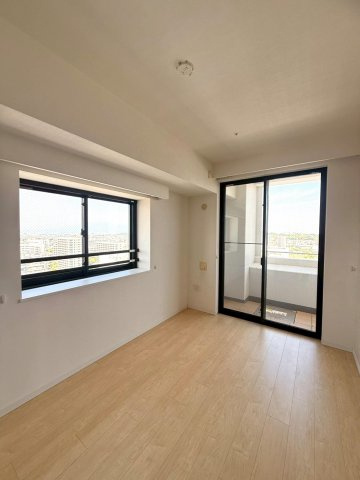 二面採光のお部屋で日当たり良好