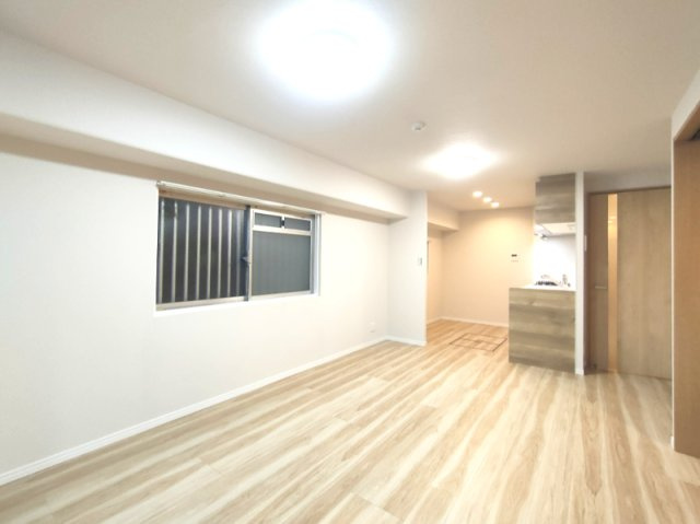 【LDK　約12.8帖】