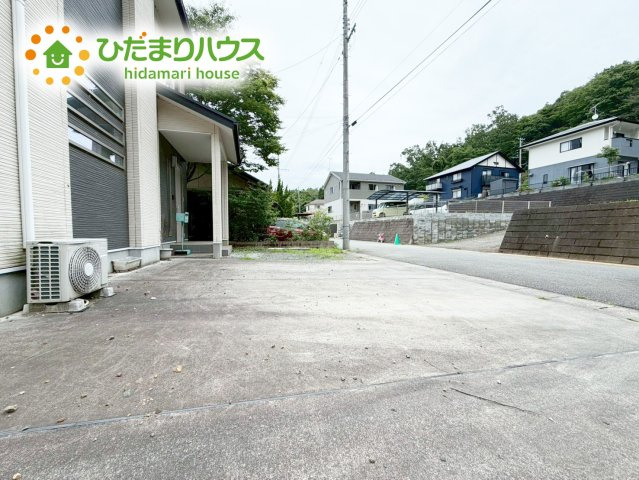 カースペース3台ＯＫ！来客用にもスペースを確保できて安心ですね(^^)/