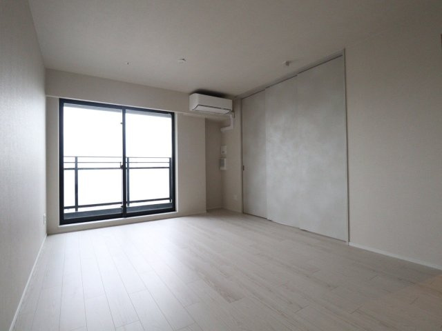 【リビングダイニング】白を基調とした明るく綺麗なリビングダイニングです◎
