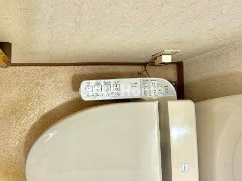 【ウォシュレット】清潔に使いたいお手洗いには最適な設備です。もちろんウォームレットも標準装備です。