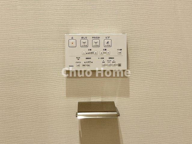 【ウォシュレット】清潔に使いたいお手洗いには最適な設備です。もちろんウォームレットも標準装備です。