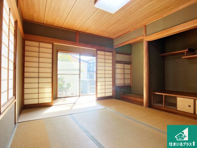 ご家族のくつろぎの場として便利な和室！