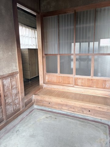 明るい玄関です