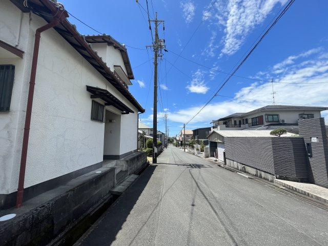 前面道路は幅員5-6mございます