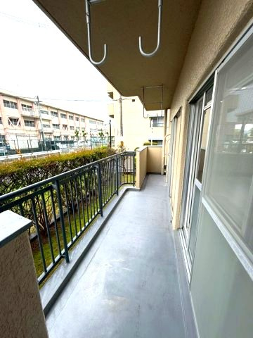 お洗濯にも便利なバルコニー付き